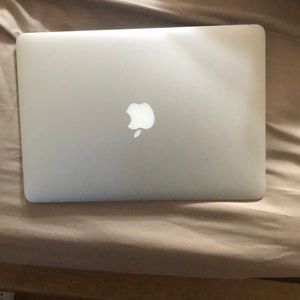 Apple MacBook
